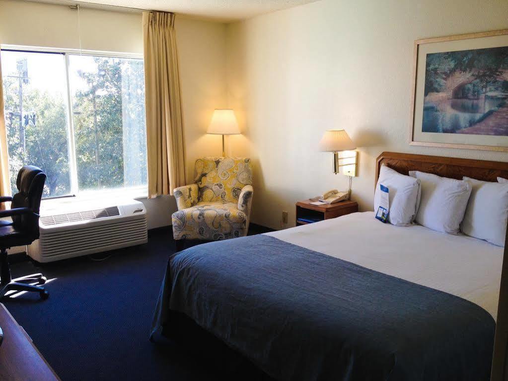 Baymont By Wyndham Wilmington Hotel Eksteriør billede